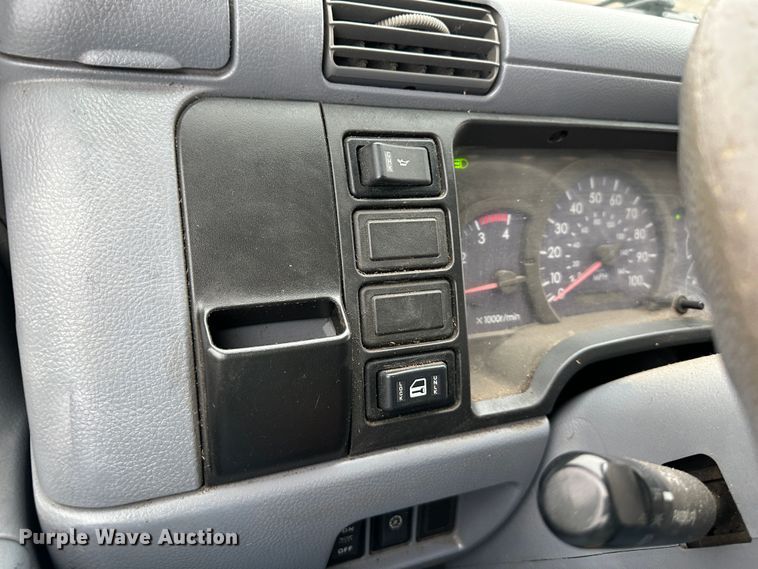 image for item DR5070 2006 Mitsubishi FUSO  flatbed truck