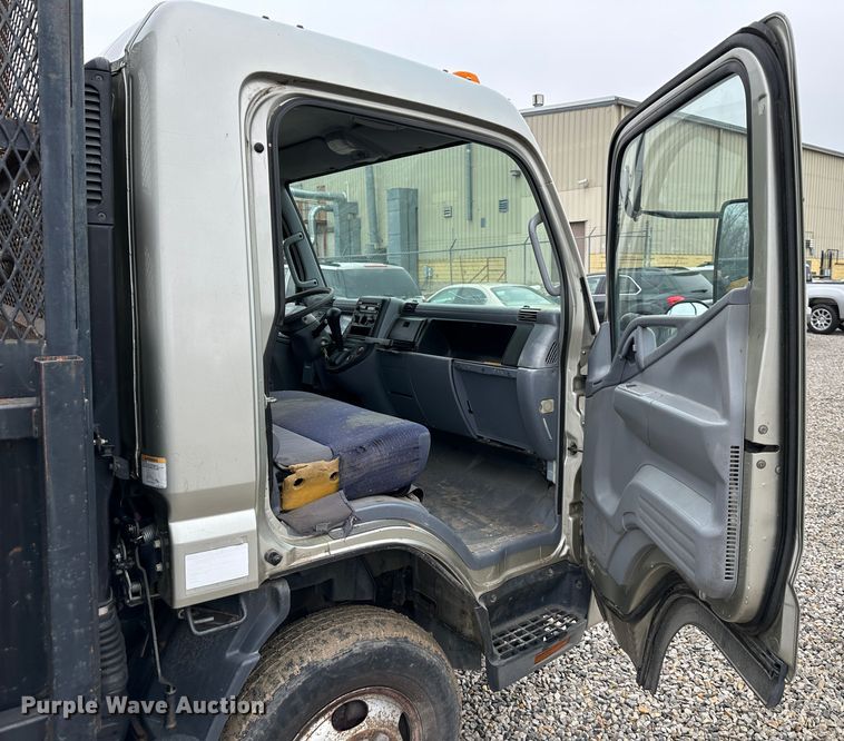 image for item DR5070 2006 Mitsubishi FUSO  flatbed truck