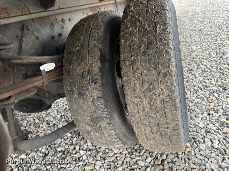 image for item DR5070 2006 Mitsubishi FUSO  flatbed truck