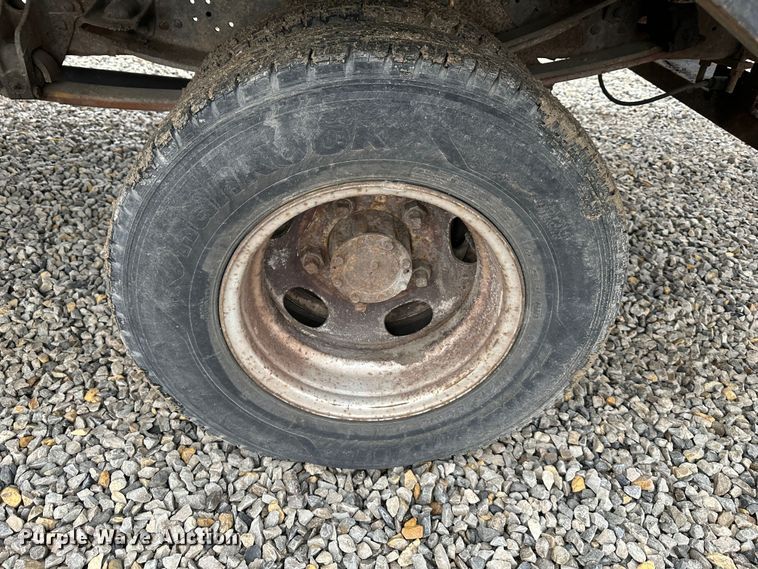 image for item DR5070 2006 Mitsubishi FUSO  flatbed truck