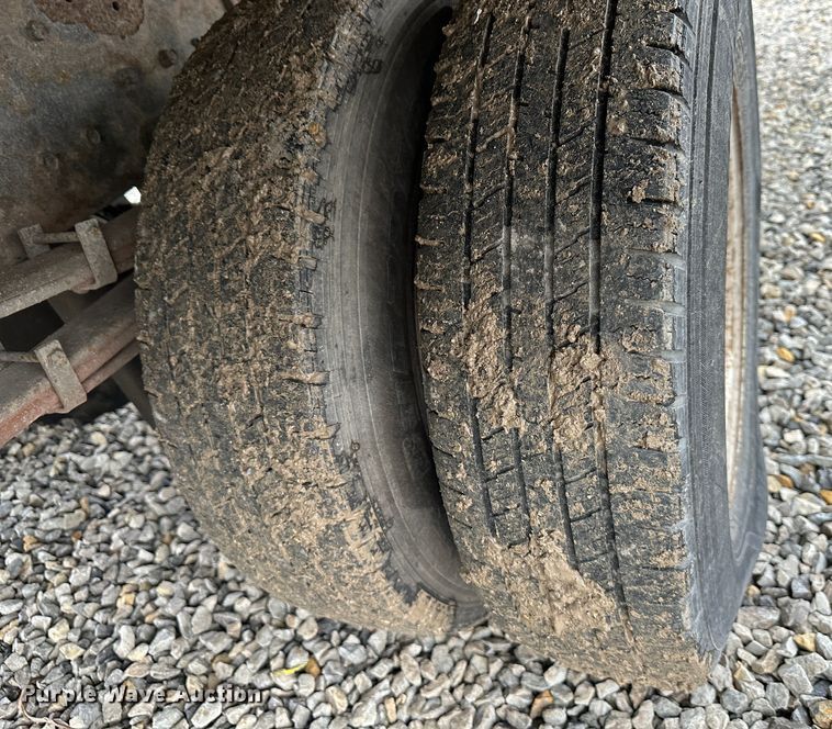 image for item DR5070 2006 Mitsubishi FUSO  flatbed truck