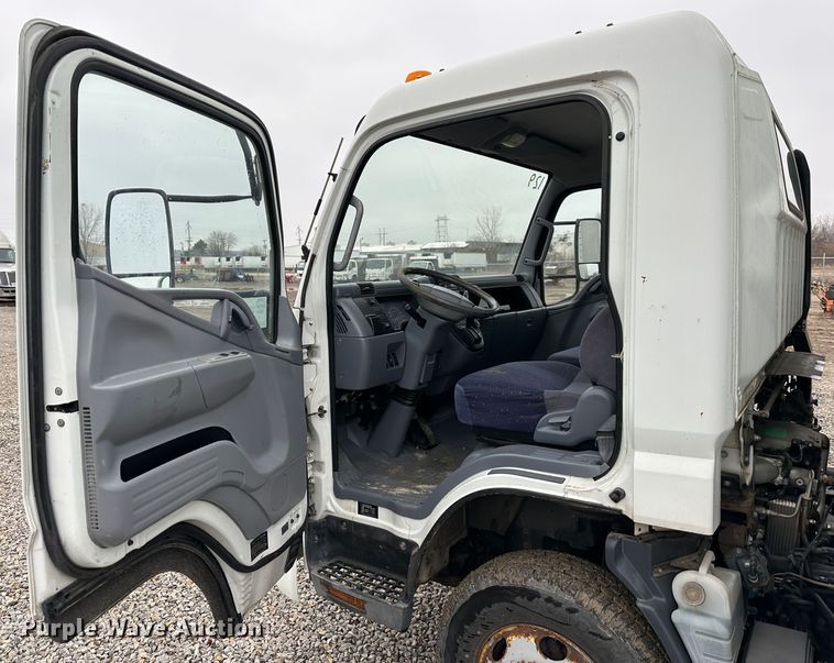 image for item DR5071 2008 Mitsubishi Fuso FE145  box truck