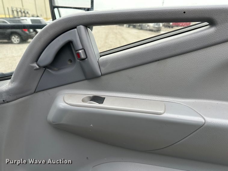 image for item DR5071 2008 Mitsubishi Fuso FE145  box truck