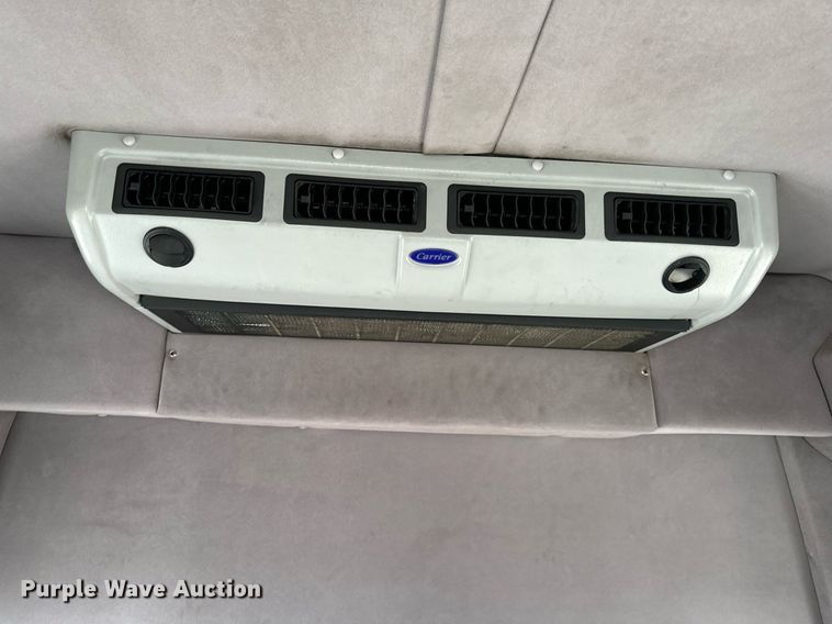 image for item DR5232 2006 Ford E450  shuttle bus