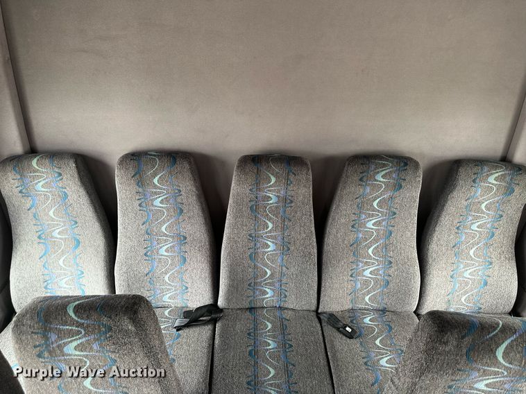 image for item DR5232 2006 Ford E450  shuttle bus