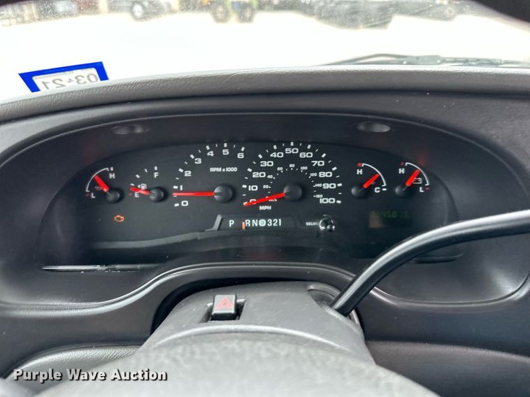 image for item DR5232 2006 Ford E450  shuttle bus