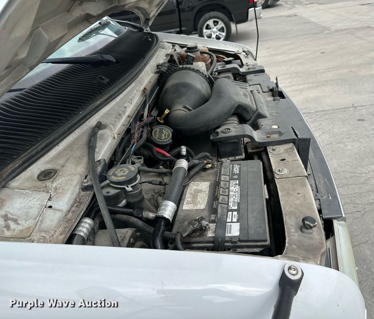 image for item DR5232 2006 Ford E450  shuttle bus