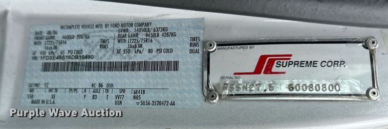 image for item DR5232 2006 Ford E450  shuttle bus