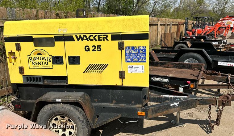 image for item DR5238 1999 Wacker Neuson G25  generator