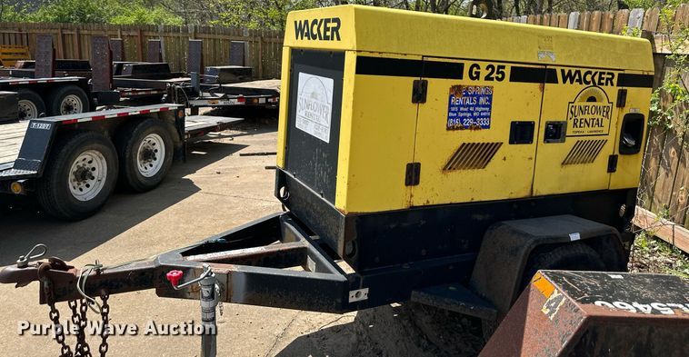 image for item DR5238 1999 Wacker Neuson G25  generator