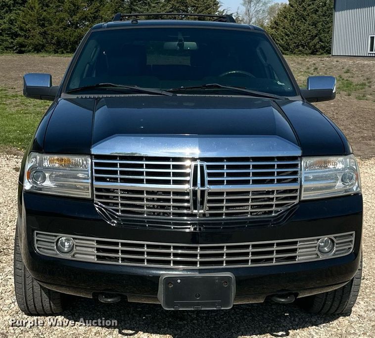 image for item DR5242 2008 Lincoln Navigator L  SUV