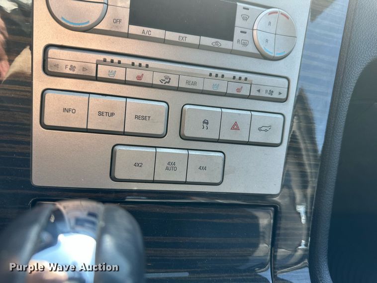 image for item DR5242 2008 Lincoln Navigator L  SUV