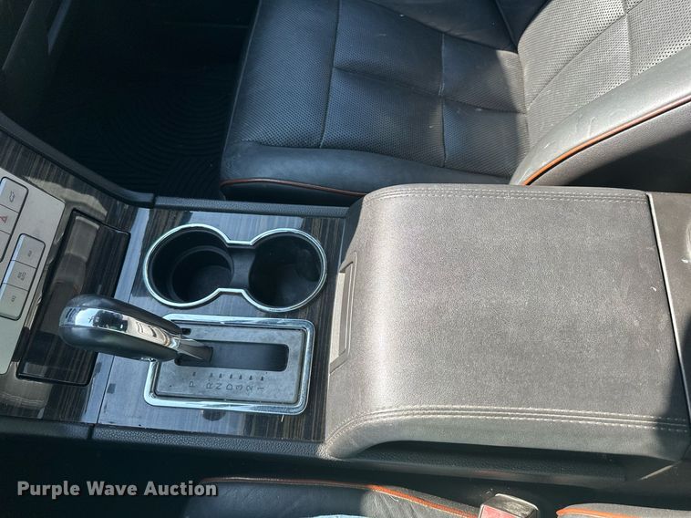 image for item DR5242 2008 Lincoln Navigator L  SUV