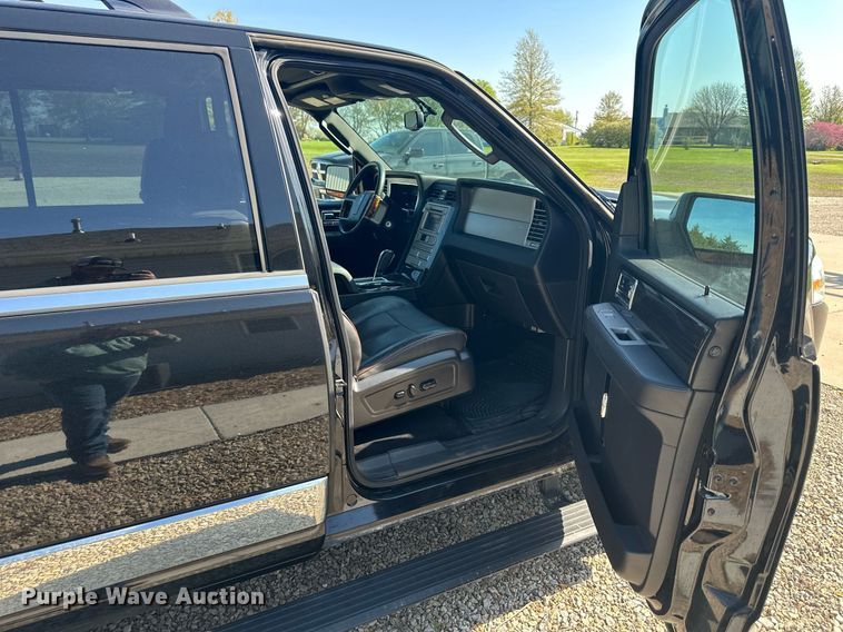 image for item DR5242 2008 Lincoln Navigator L  SUV