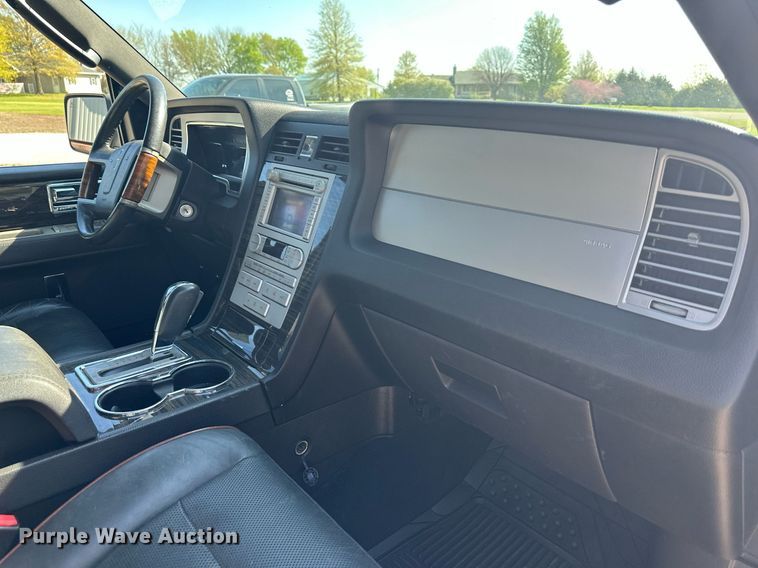 image for item DR5242 2008 Lincoln Navigator L  SUV
