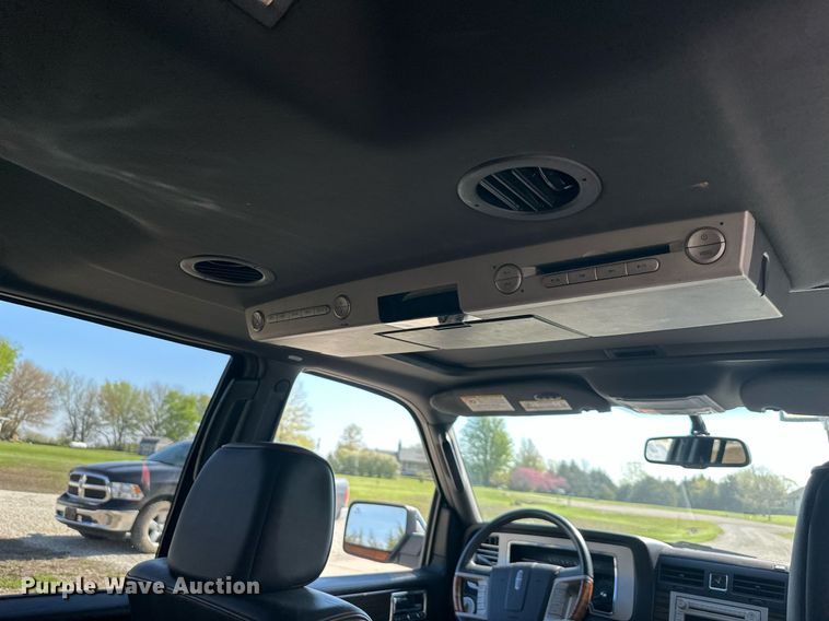 image for item DR5242 2008 Lincoln Navigator L  SUV