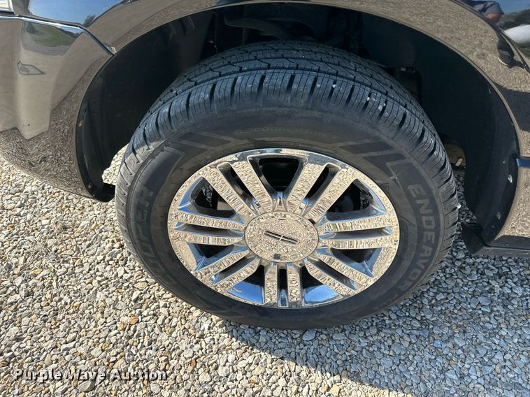 image for item DR5242 2008 Lincoln Navigator L  SUV