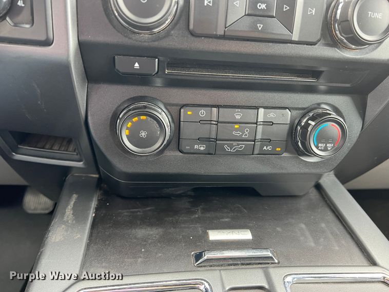 image for item DR5599 2018 Ford F150  Crew Cab pickup truck