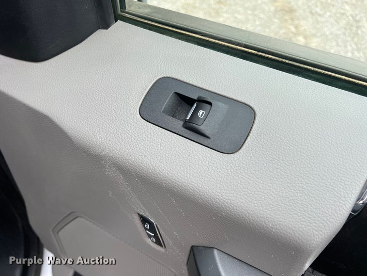 image for item DR5599 2018 Ford F150  Crew Cab pickup truck