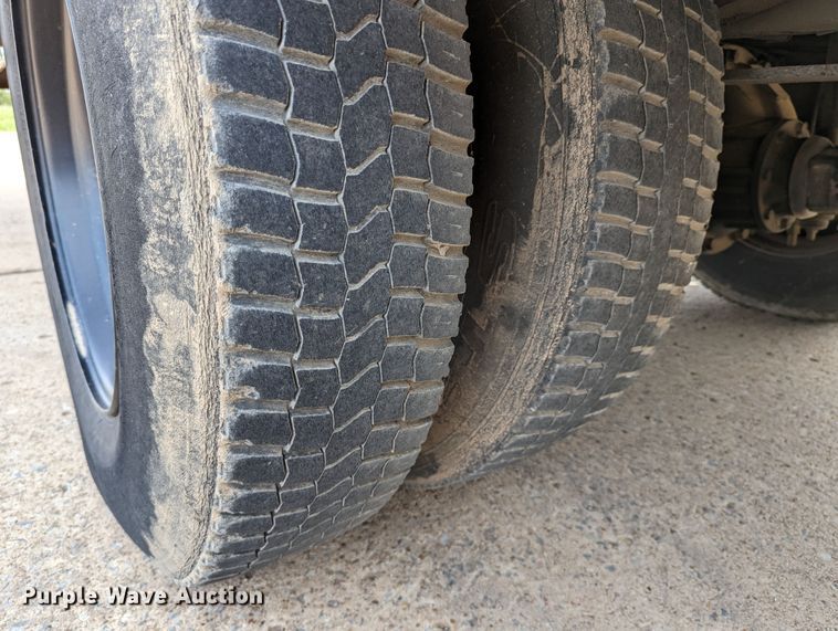 image for item DR6929 2003 Freightliner FS65  school bus