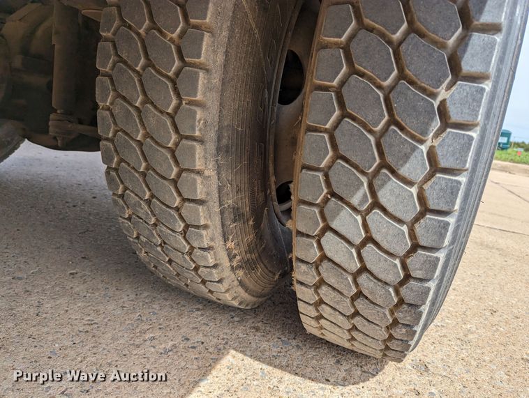 image for item DR6929 2003 Freightliner FS65  school bus