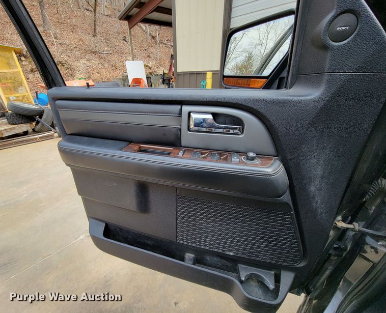 image for item HG9451 2015 Ford Expedition Platinum  SUV