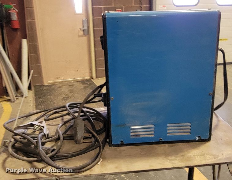image for item HP9715 Miller Thunderbolt XL  welder