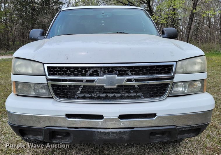image for item HP9722 2006 Chevrolet Silverado 1500  Ext. Cab pickup truck