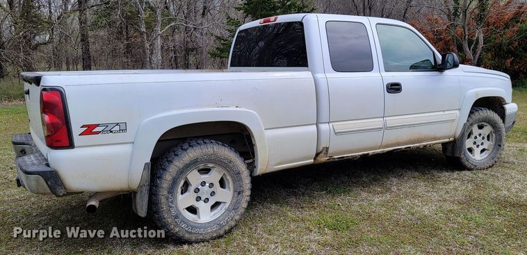 image for item HP9722 2006 Chevrolet Silverado 1500  Ext. Cab pickup truck