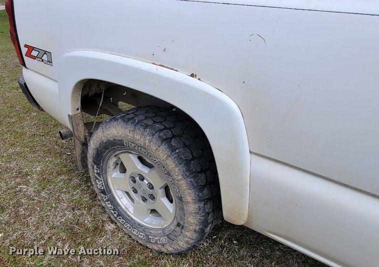 image for item HP9722 2006 Chevrolet Silverado 1500  Ext. Cab pickup truck