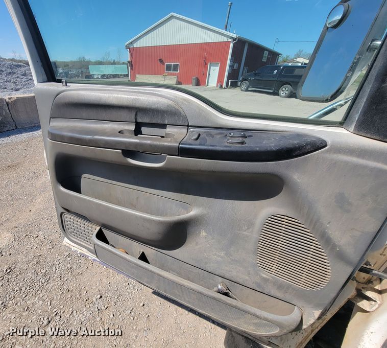 image for item HP9735 2005 Ford F650  SuperCab rollback truck