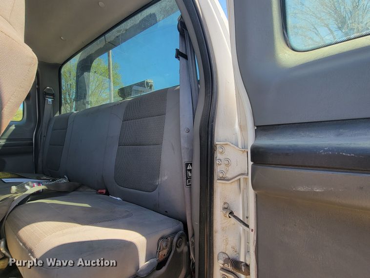 image for item HP9735 2005 Ford F650  SuperCab rollback truck