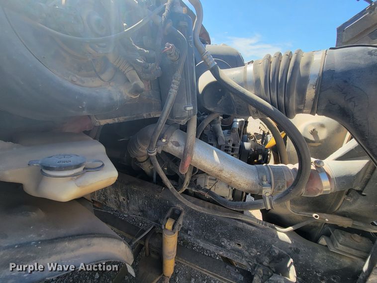 image for item HP9735 2005 Ford F650  SuperCab rollback truck