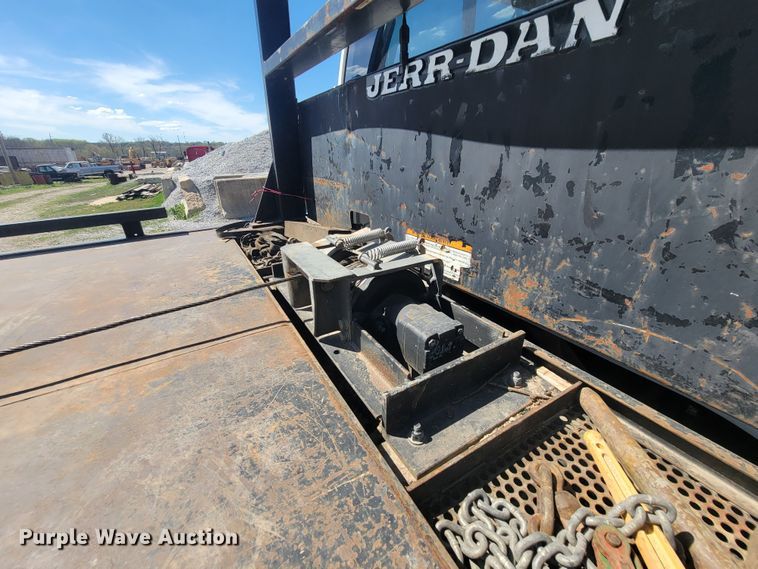 image for item HP9735 2005 Ford F650  SuperCab rollback truck