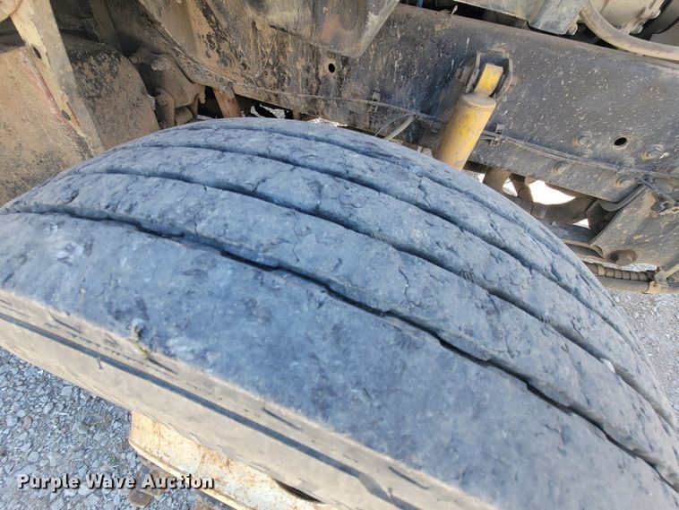 image for item HP9735 2005 Ford F650  SuperCab rollback truck