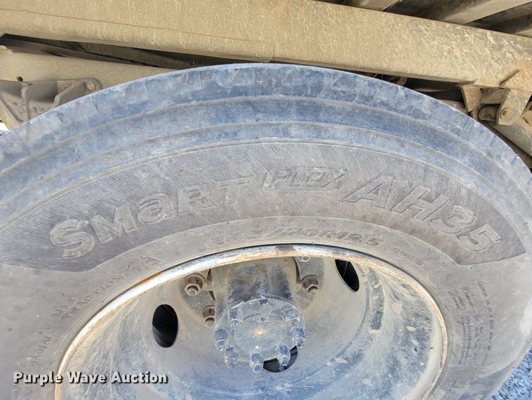 image for item HP9735 2005 Ford F650  SuperCab rollback truck