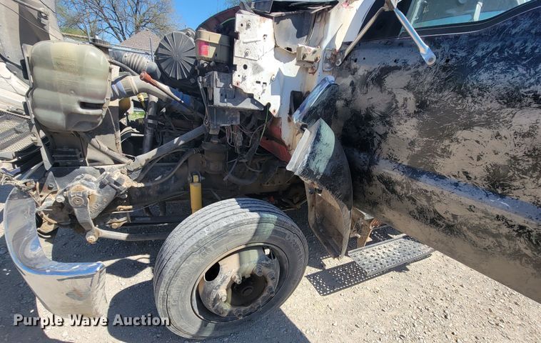 image for item HP9735 2005 Ford F650  SuperCab rollback truck