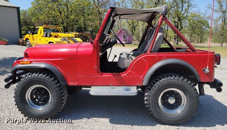 image for item HY9004 1982 Jeep CJ5  SUV