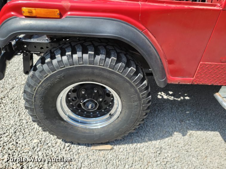 image for item HY9004 1982 Jeep CJ5  SUV