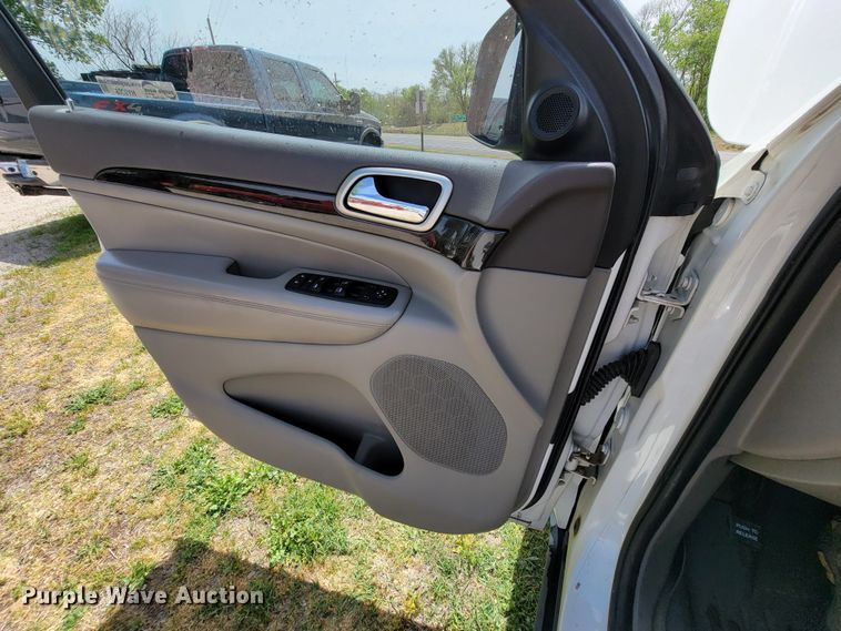 image for item HY9009 2012 Jeep Grand Cherokee Laredo  SUV