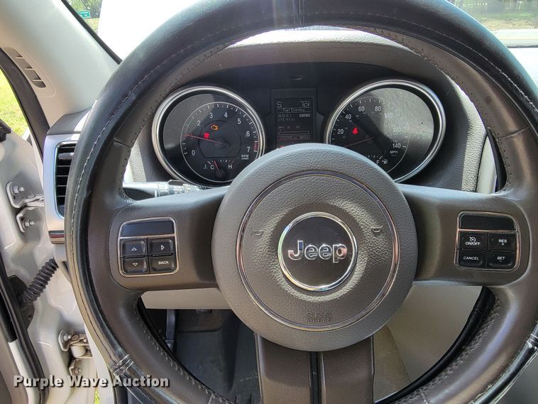 image for item HY9009 2012 Jeep Grand Cherokee Laredo  SUV