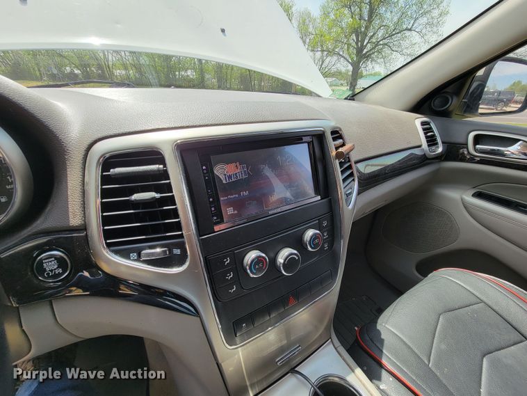 image for item HY9009 2012 Jeep Grand Cherokee Laredo  SUV