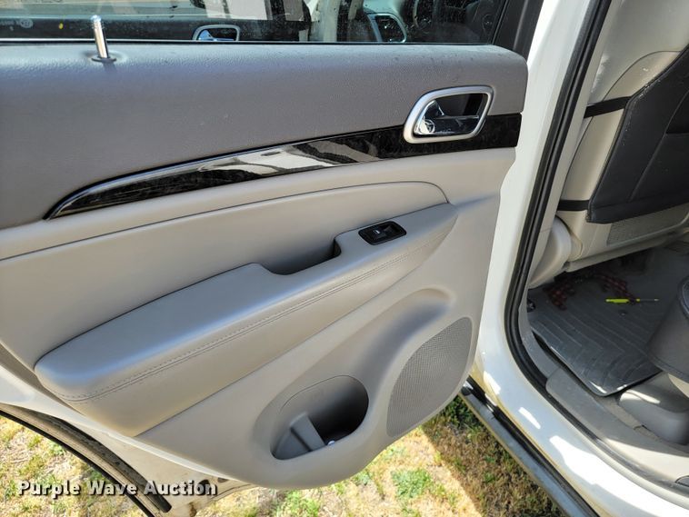 image for item HY9009 2012 Jeep Grand Cherokee Laredo  SUV