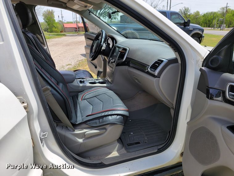 image for item HY9009 2012 Jeep Grand Cherokee Laredo  SUV