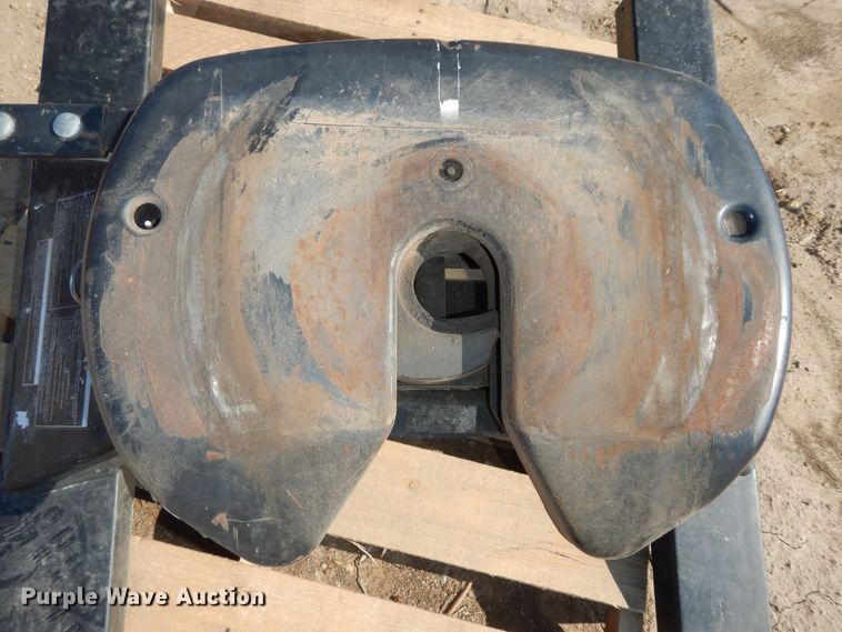 image for item IB9772 2010 Bulldog Hi-Rise 550  conversion hitch