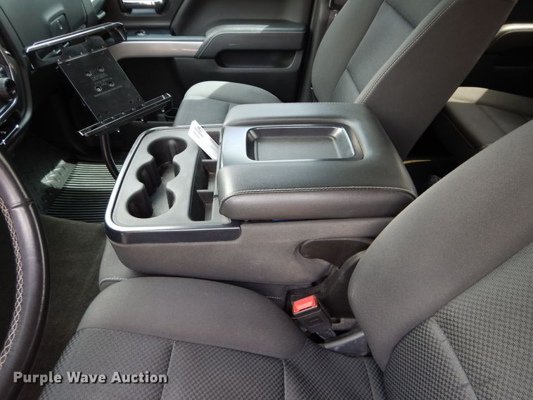 image for item JX9072 2017 Chevrolet Silverado 1500  Crew Cab pickup truck