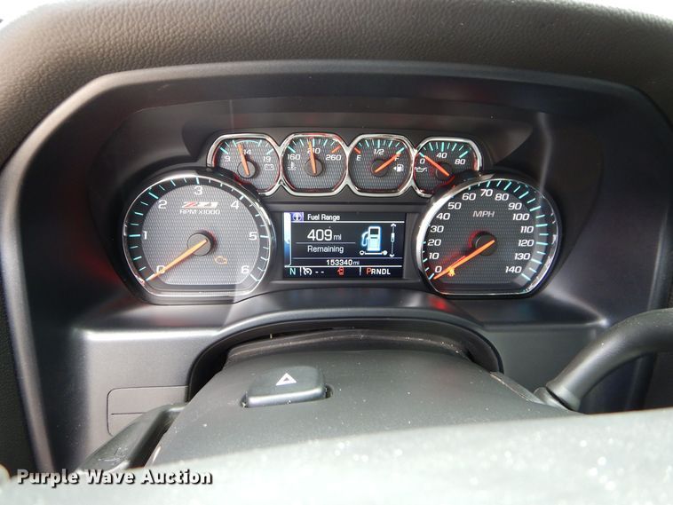 image for item JX9072 2017 Chevrolet Silverado 1500  Crew Cab pickup truck