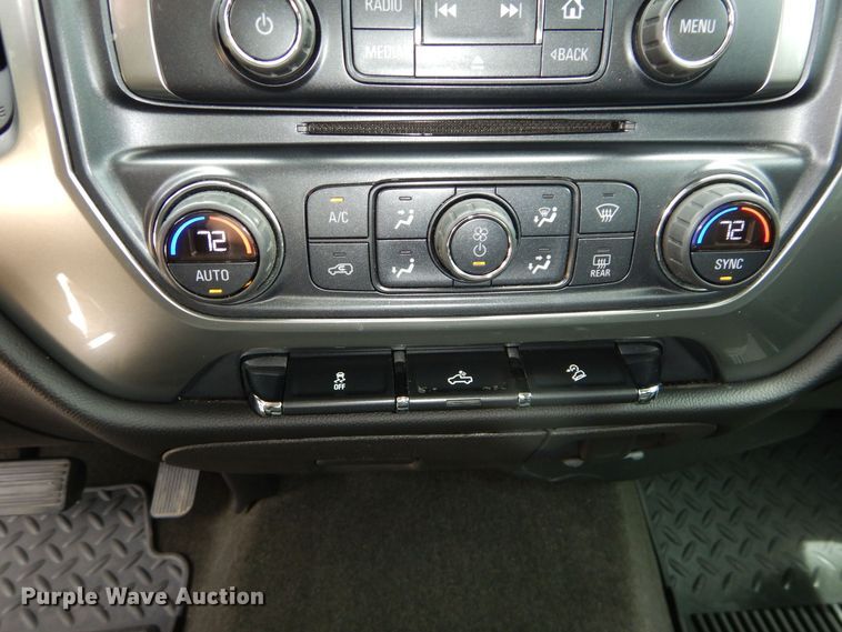 image for item JX9072 2017 Chevrolet Silverado 1500  Crew Cab pickup truck