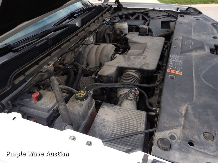 image for item JX9072 2017 Chevrolet Silverado 1500  Crew Cab pickup truck