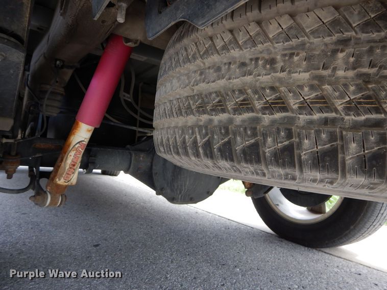 image for item JX9072 2017 Chevrolet Silverado 1500  Crew Cab pickup truck